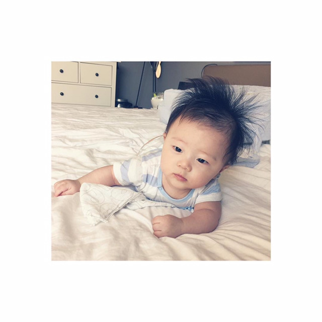 [이현이외] 이현이 인스타그램에 올라온 아들 파인애플군 사진들.jpg | 인스티즈