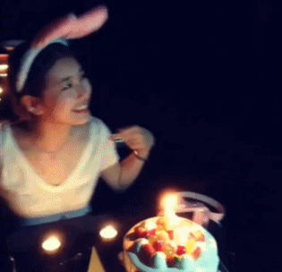 수지 20~23살 생일 .gif | 인스티즈