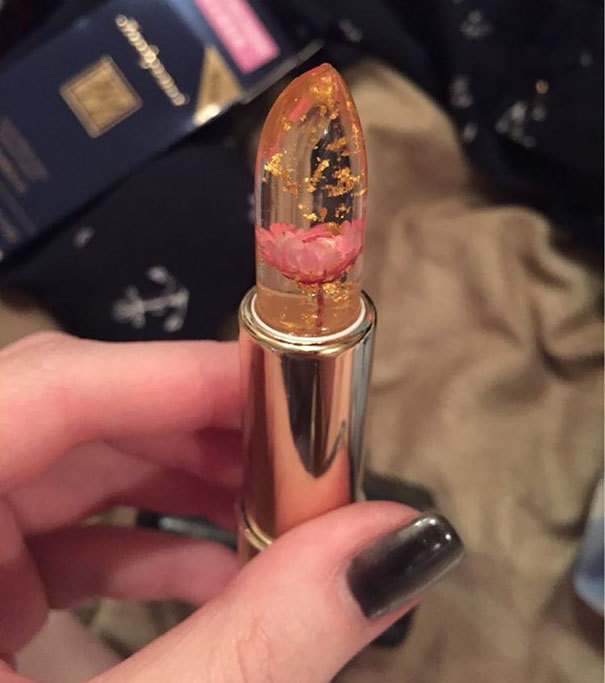 꽃이 들어있는 립스틱.jpg | 인스티즈