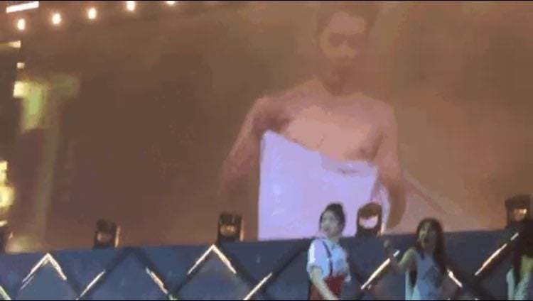 소속사 선배 옷통벗은 모습을 대하는 트와이스 맴버들의 자세 | 인스티즈