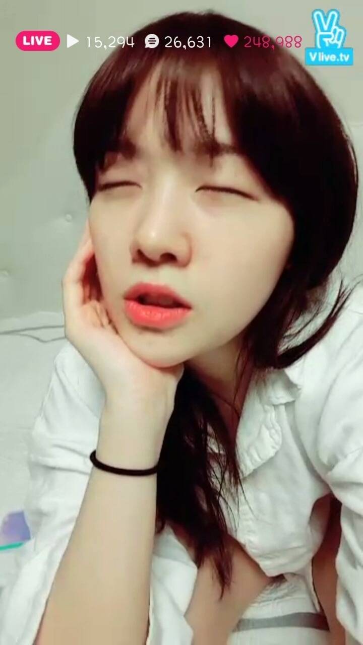 흰피부와 이쁜다리 빵민아 | 인스티즈