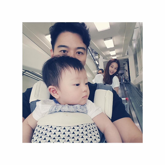 [이현이외] 이현이 인스타그램에 올라온 아들 파인애플군 사진들.jpg | 인스티즈