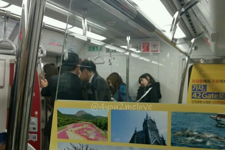 1시간전 지하철에 뜬 여자친구 | 인스티즈