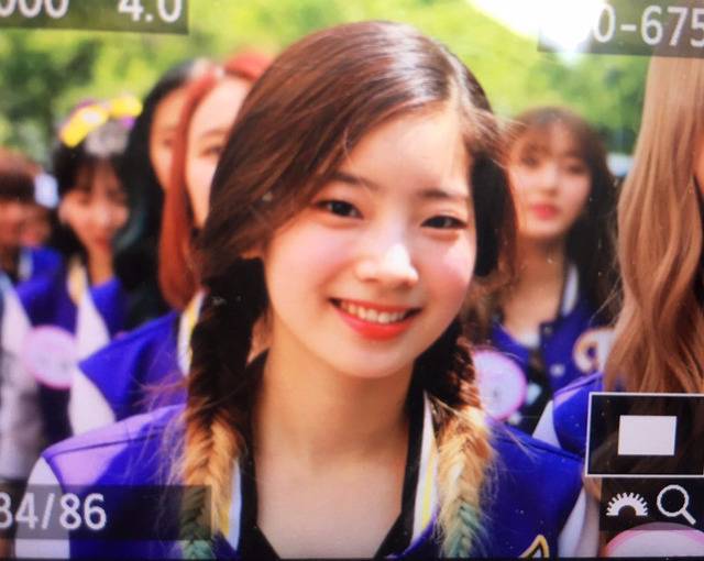 [트와이스] 오늘자 모찌 모찌함이 폭팔한 다현이 뮤뱅 출근길 | 인스티즈