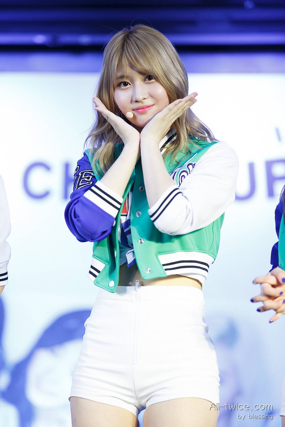 트와이스 복숭아 모모 | 인스티즈