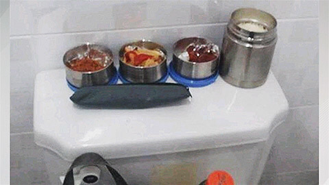 화장실서 혼자 밥먹는 대학생들.. | 인스티즈