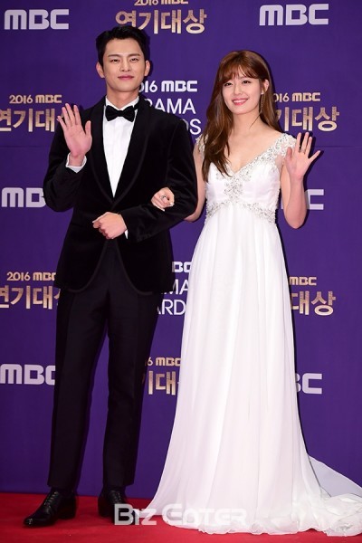 오늘자 연기대상 레드카펫 서인국 남지현 | 인스티즈