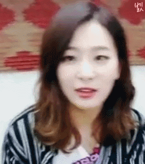 윙크가 안되는 슬기.gif | 인스티즈