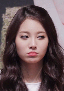 표정이 다양한 유라 | 인스티즈