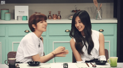 [트와이스] 다음주 냉부에 나오는 쯔위 & 정연 움짤.gif | 인스티즈