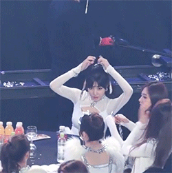 머리 묶을 때 페로몬.JPGIF | 인스티즈