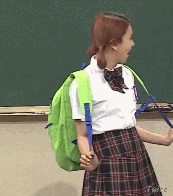 [트와이스] 심바 닮아서 아기맹수라고 불리는 채영이 짤들.jpg | 인스티즈