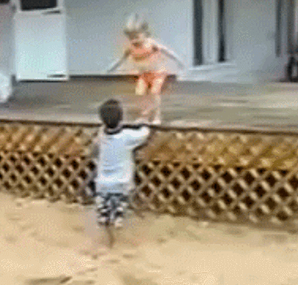 오빠한테 레슬링 기술 거는 여동생.gif | 인스티즈