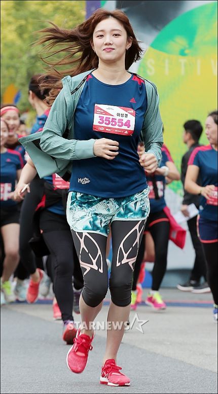 오늘자 이성경 근황 | 인스티즈