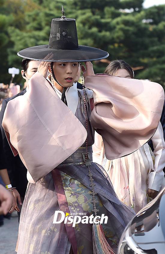 오늘자 경복궁에 간 박보검 | 인스티즈