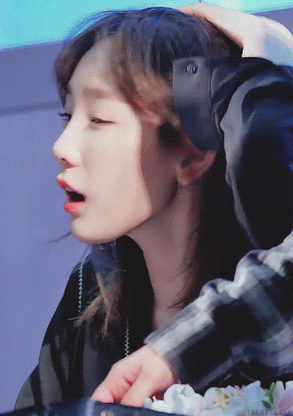 부산 지스타 태연 팬사인회.gif | 인스티즈