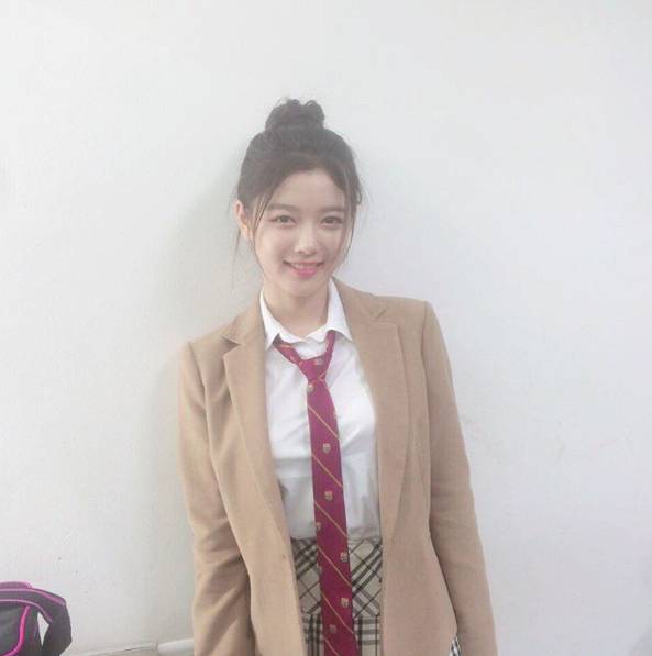 교복입은 김유정 | 인스티즈