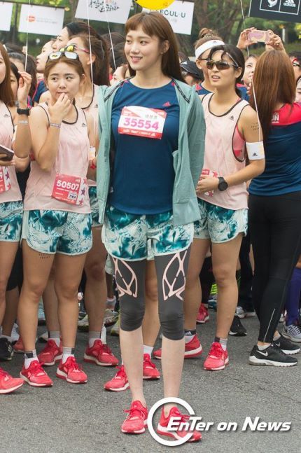 오늘자 이성경 근황 | 인스티즈