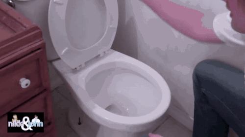 여자친구에게 장난치는 남자친구 | 인스티즈