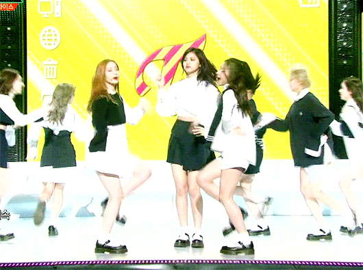 트와이스) 뮤뱅 TT 쯔위 움짤 | 인스티즈