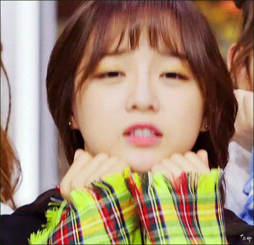 애교 대결하는 ioi 세정이와 미나 | 인스티즈