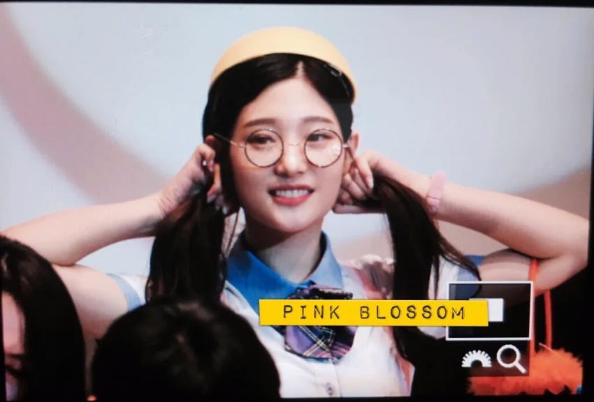 정채연 팬들이 심장을 부여잡고 쓰러진이유 | 인스티즈