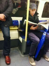 사람들이 자기를 못 알아보는 줄 알았던 어느 남자배우.twt | 인스티즈