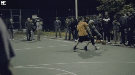 할아버지 한 명을 못이기는 미국애들 .gif | 인스티즈