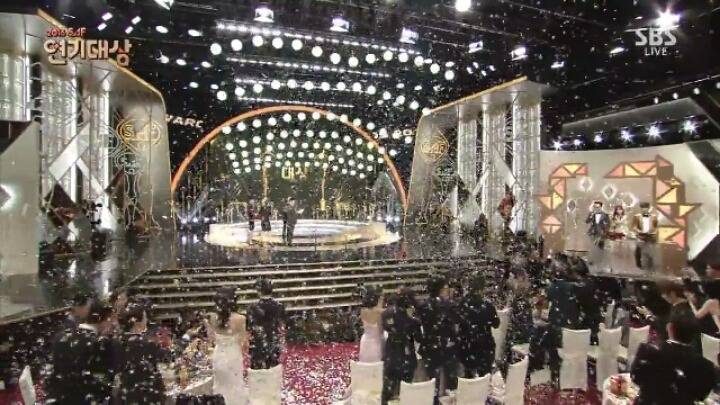 어제자 한석규 행커칩 | 인스티즈