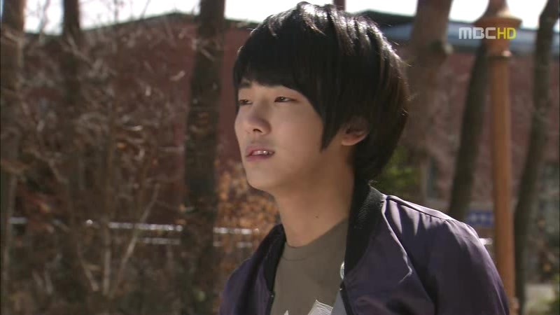 [지붕킥] 캠퍼스 데이트 하는 준혁과 세경 | 인스티즈