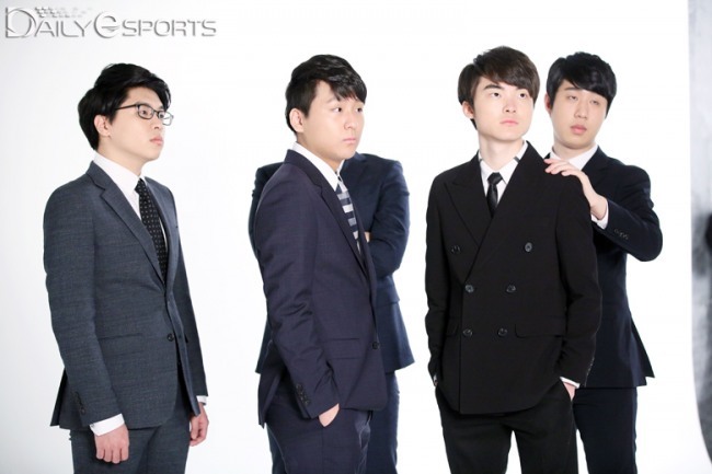 모델포스 제대로나는 SKT 정장 착용사진들 | 인스티즈