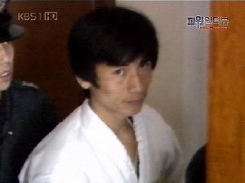 지난 썰전 中 유시민 표정이 심각했던 순간.jpgif | 인스티즈