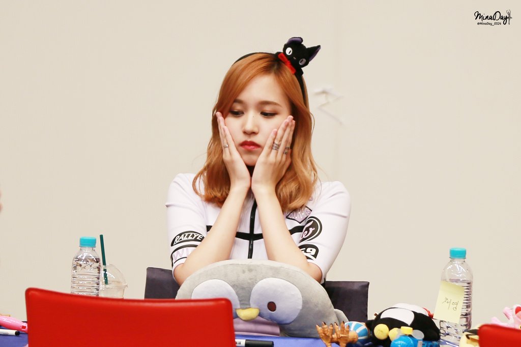 미나 언니~ 그래서~ 소곤소곤 말하는 챙 | 인스티즈