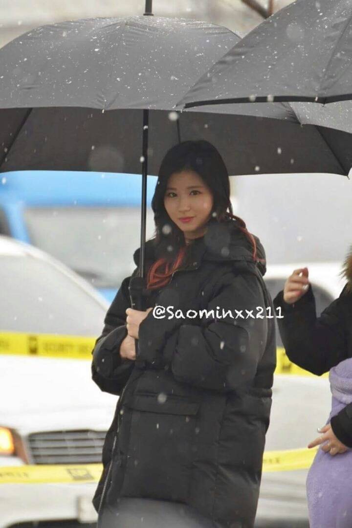 오늘자 사나 나연 | 인스티즈