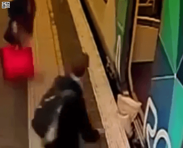 지하철 탈때 한눈 팔면 안되는 이유 ㄷㄷㄷㄷㄷㄷㄷㄷ | 인스티즈