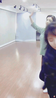 루키 안무 연습하는 조이.gif | 인스티즈