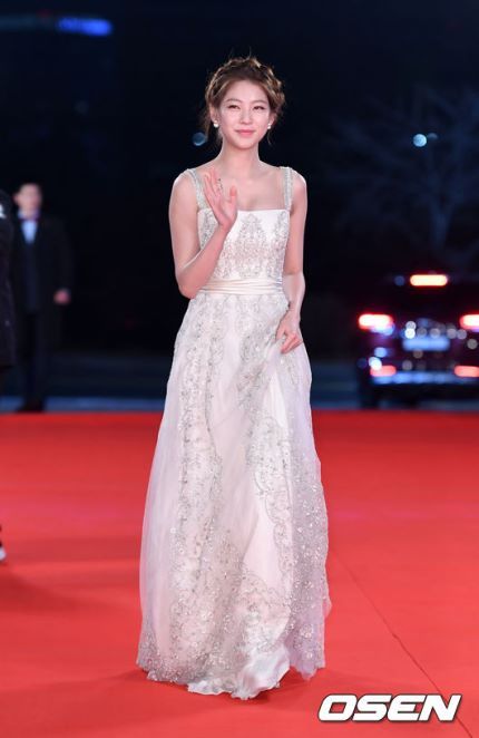 오늘자 KBS 연기대상 레드카펫 공승연 | 인스티즈