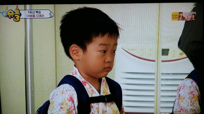 아빠를 위해 인형인척 하는 서언 서준이 | 인스티즈