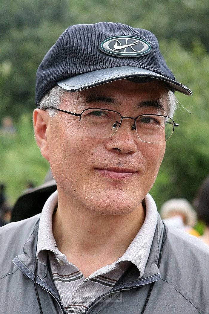 나이 들면서 얼굴의 느낌이 바뀌는듯한 문재인.jpg | 인스티즈