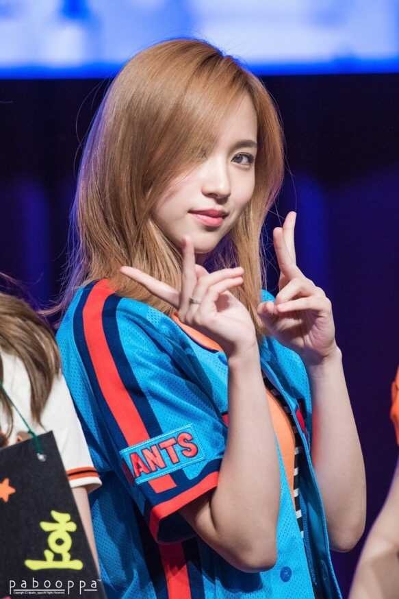 미나 언니~ 그래서~ 소곤소곤 말하는 챙 | 인스티즈