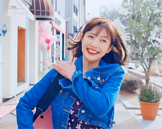 무대에서 제기차는 조이.gif | 인스티즈