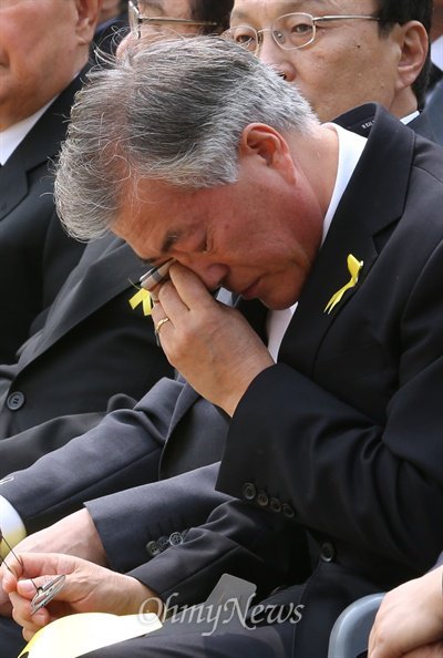 나이 들면서 얼굴의 느낌이 바뀌는듯한 문재인.jpg | 인스티즈