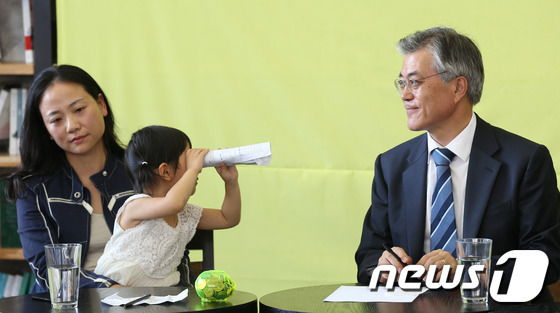 아이들 무지 좋아하는것 같은 문재인 | 인스티즈