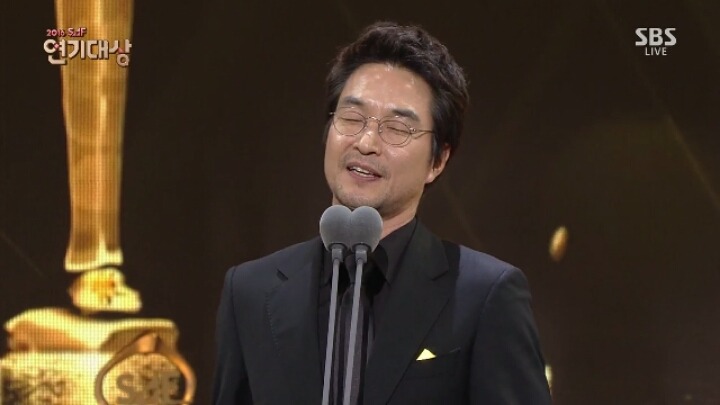 어제자 한석규 행커칩 | 인스티즈