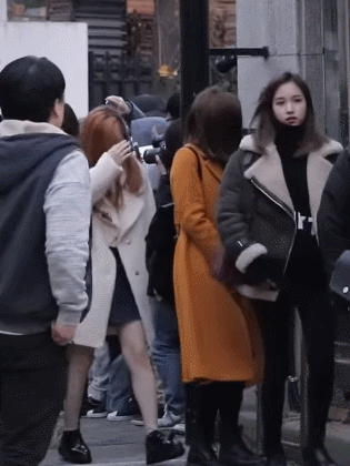 [트와이스] 몰래 간식 챙기는 사나 | 인스티즈