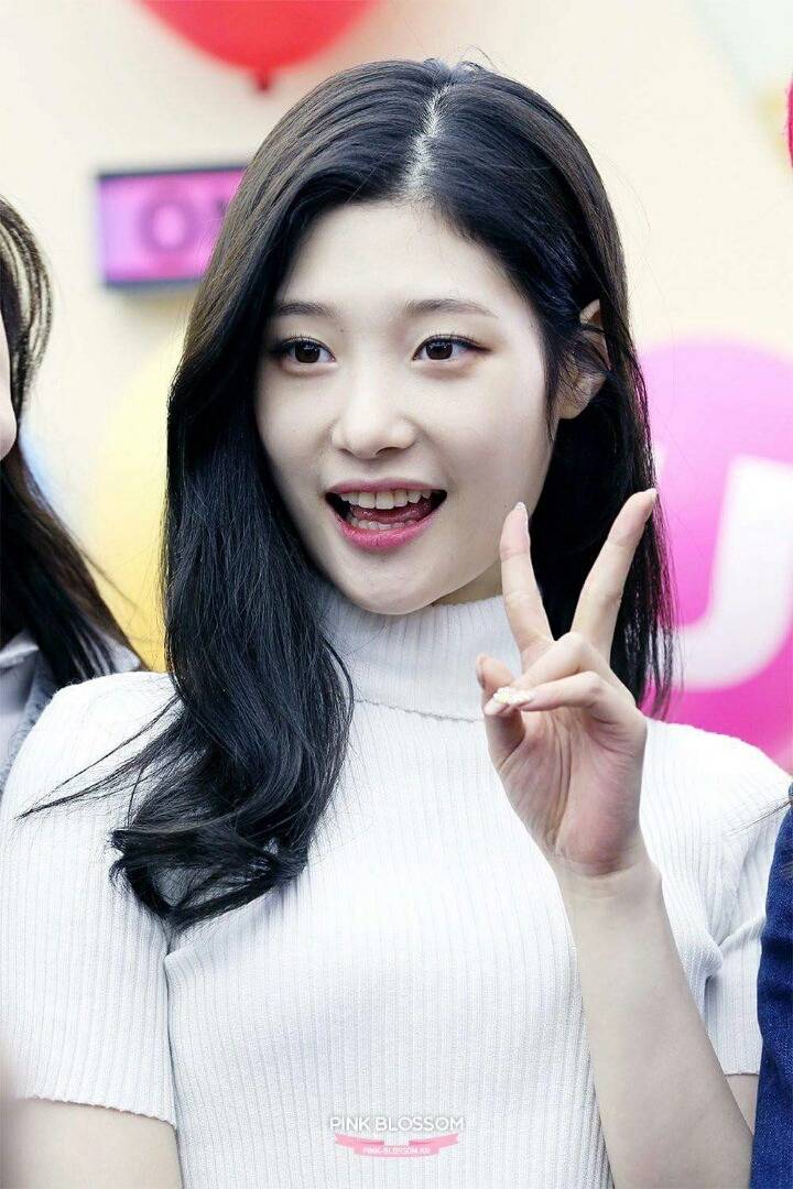 흰옷입은 채연이 | 인스티즈