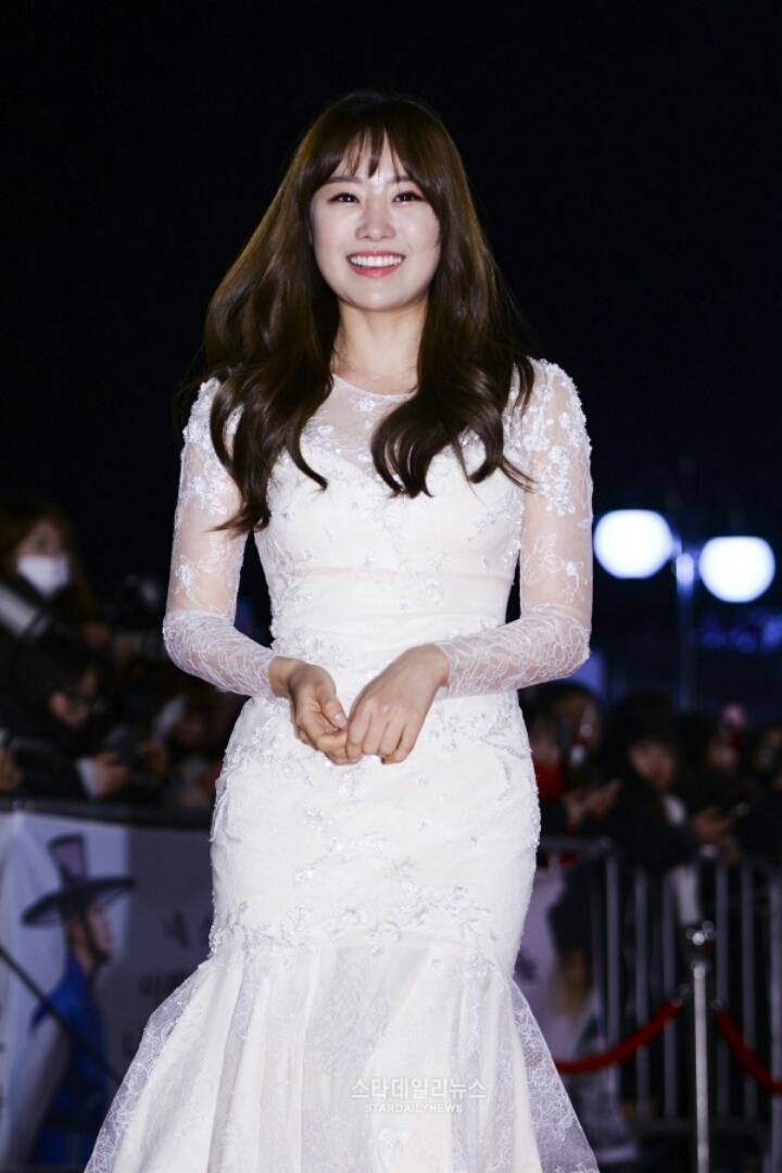 오늘자 KBS 연기대상 레드카펫 송지은 | 인스티즈