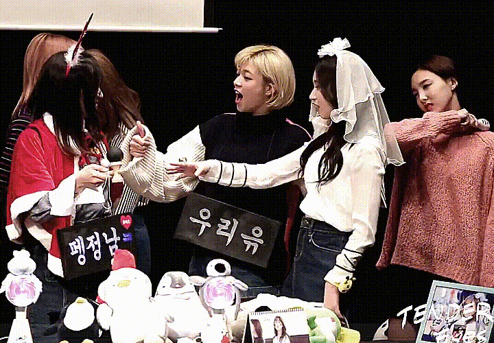 트와이스)정연이를 놀래키는 모모 움짤 | 인스티즈