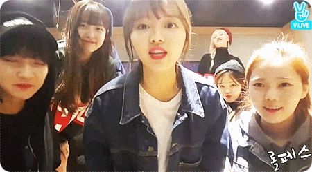 치킨 내기 게임에 민감해진 유아.gif | 인스티즈