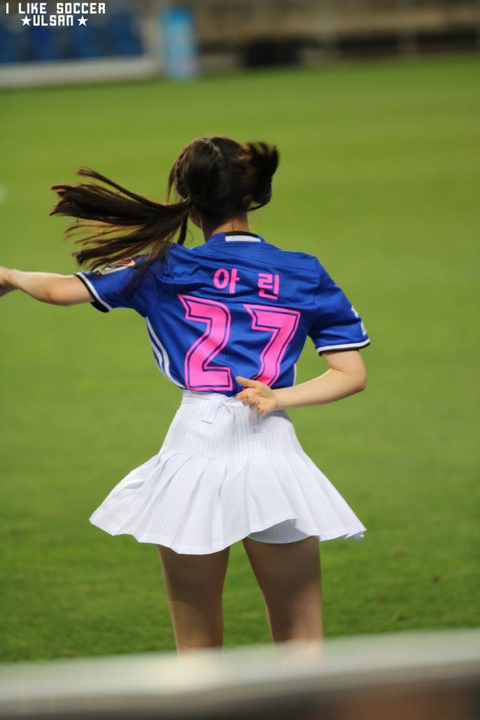 2017년 첫 K리그 유니폼 입은 오마이걸 아린이 | 인스티즈